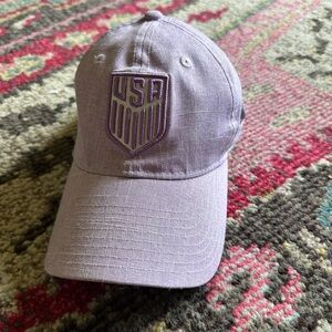 World Cup ready!! New Era Purple USA soccer Logo Cap
